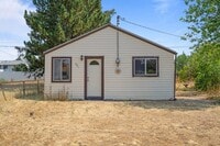 Building Photo - 831 S Lundstrom St