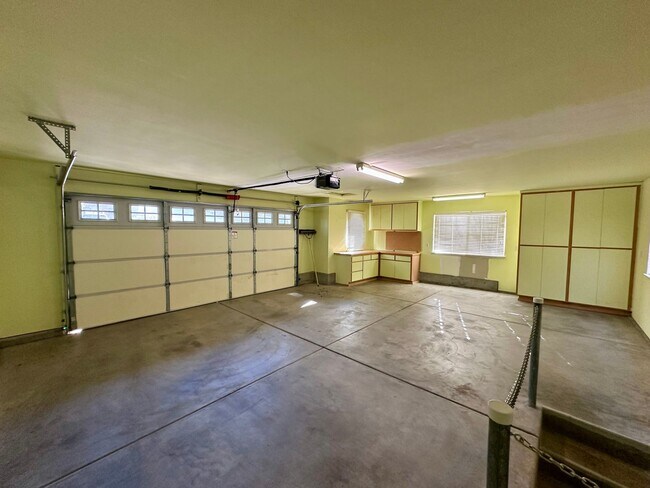 Building Photo - 2 Bedroom 2 bathroom House in Morgan Ranch