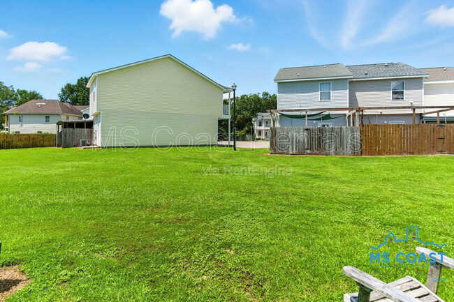 Building Photo - 1131 Century Oaks Dr