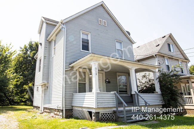 Primary Photo - Beautiful 4-Bedroom Single-Family Home in ...