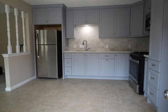 Building Photo - 1523 Longley St