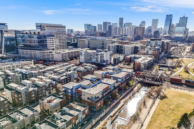 Building Photo - 1BD, 1BA Downtown Denver Condo with Garage...