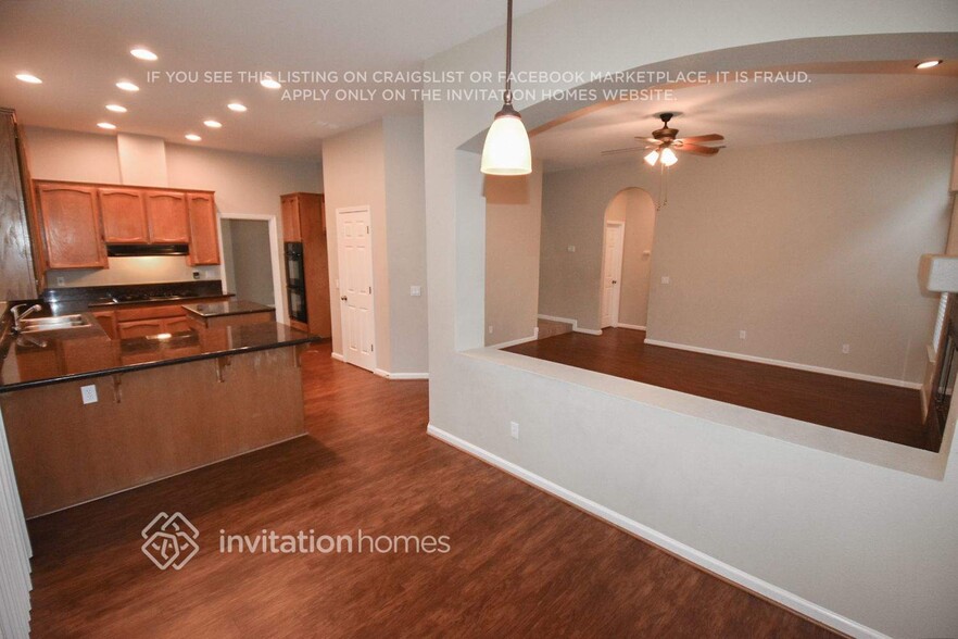 Building Photo - 8047 Stretto Ct