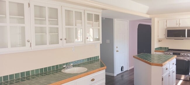 Building Photo - Spacious Home by Carson River