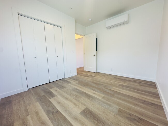 Building Photo - 1319 Cacique Street