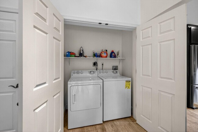 Building Photo - 2801 Deer Creek Country Club Blvd