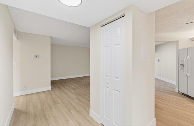 Building Photo - 5900 Camino Del Sol