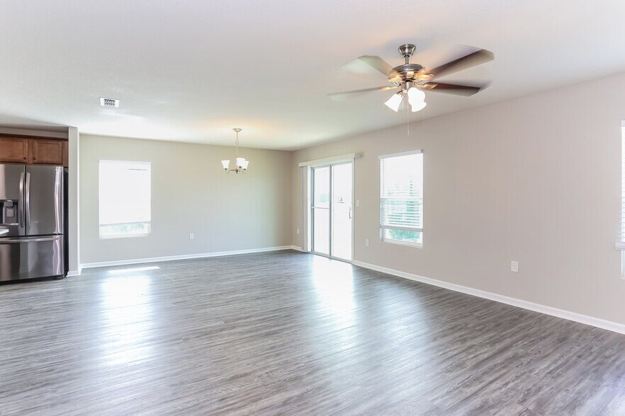 Building Photo - 3434 Canyon Falls Dr
