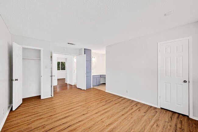 Building Photo - 10703 Onyx Cove