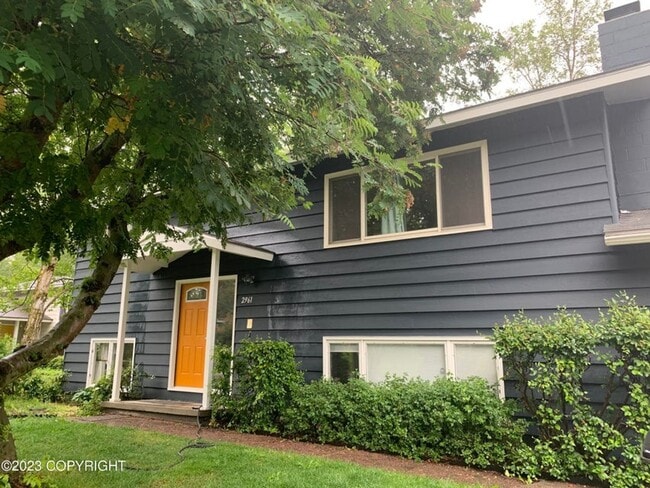 Building Photo - 4 Bed / 2 Bed House in UMED Area