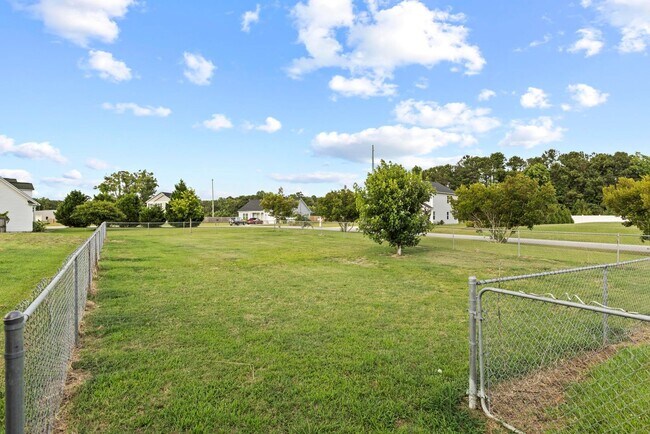 Building Photo - Swansboro Home for Rent!