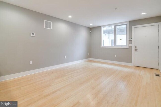 Building Photo - Fishtown Townhome