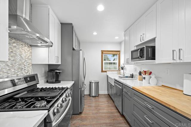 Building Photo - 586 Del Mar Ave