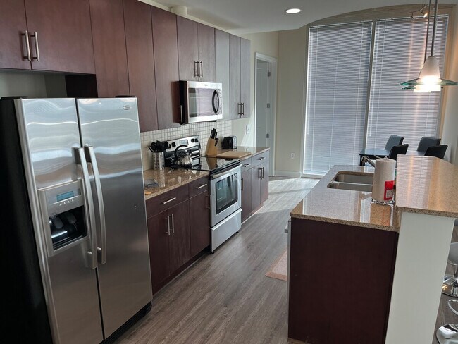 Building Photo - 440 S Church St