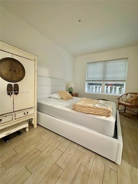 Building Photo - 1611 Meridian Ave