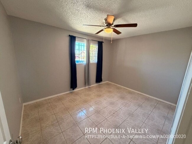 Building Photo - 301 N 3rd St