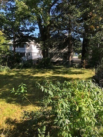 Building Photo - 35 Mendelssohn St