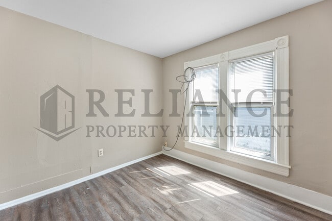 Building Photo - 428 S Osage St