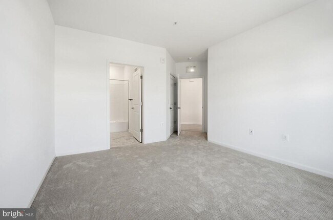 Building Photo - 13970 Englefield Dr