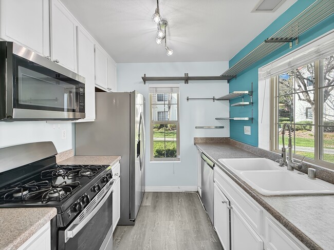 Building Photo - 13316 Caminito Ciera