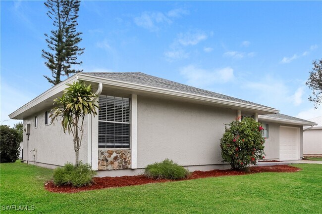 Building Photo - 4740 Escalante Dr