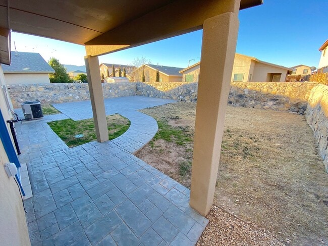 Building Photo - Northeast El Paso 3 Bed Refrig A/C