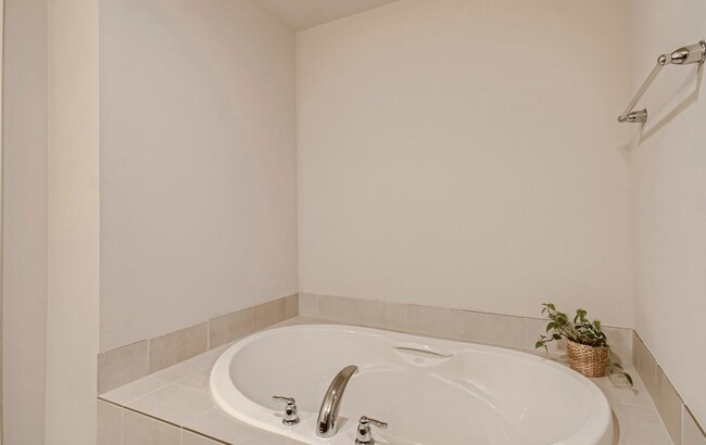 Building Photo - Bethany Beauty: Smart home w/gas range, 2 ...