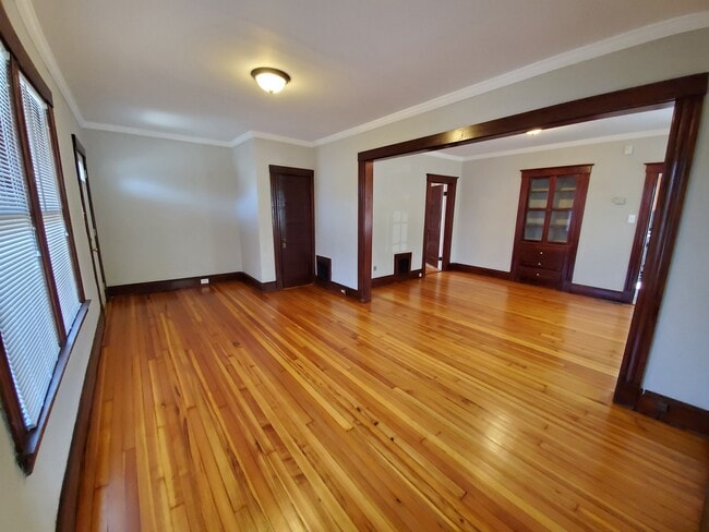 Building Photo - 136-138 West Center Street - Duplex