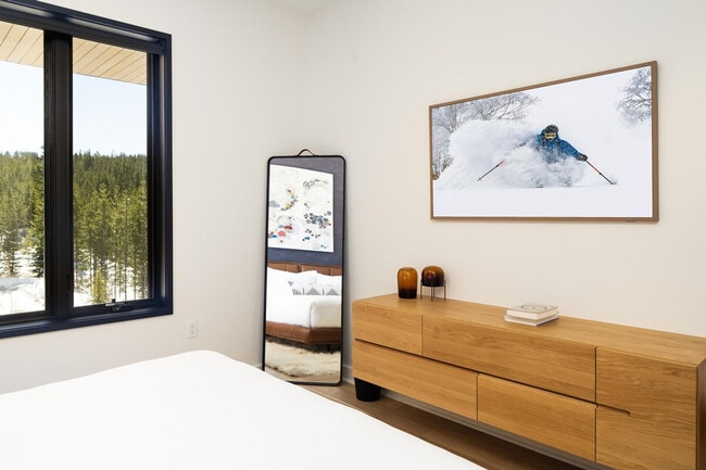 Building Photo - 4 Boathouse Way