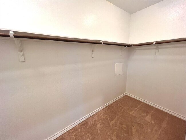 Building Photo - 5717 Lehman Way
