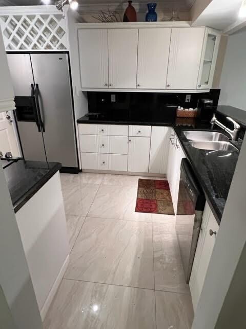 Building Photo - 2017 S Ocean Dr