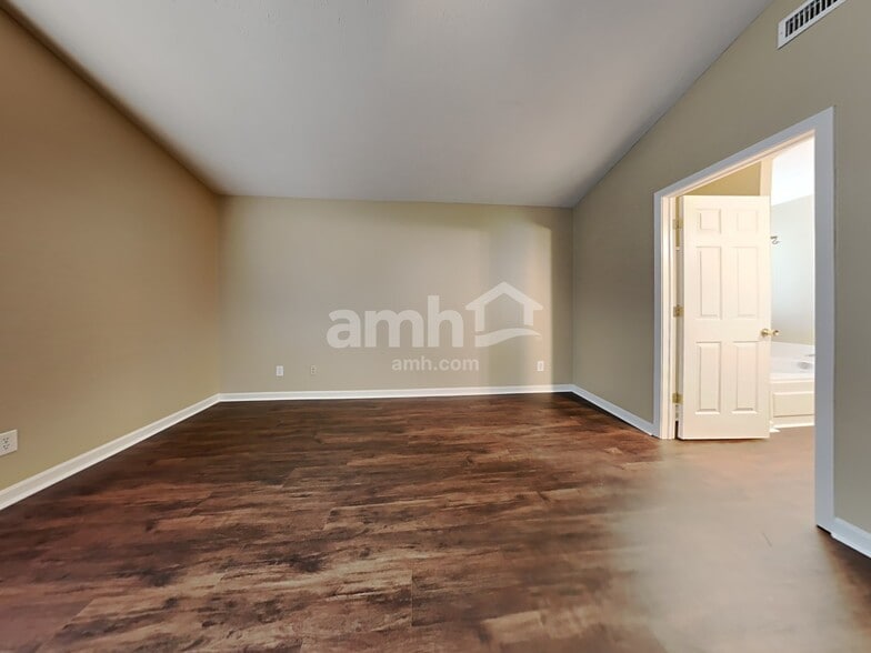 Building Photo - 1351 Blue Ridge Ln