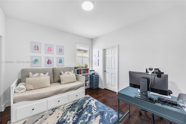 Building Photo - 10470 NW 69th Terrace