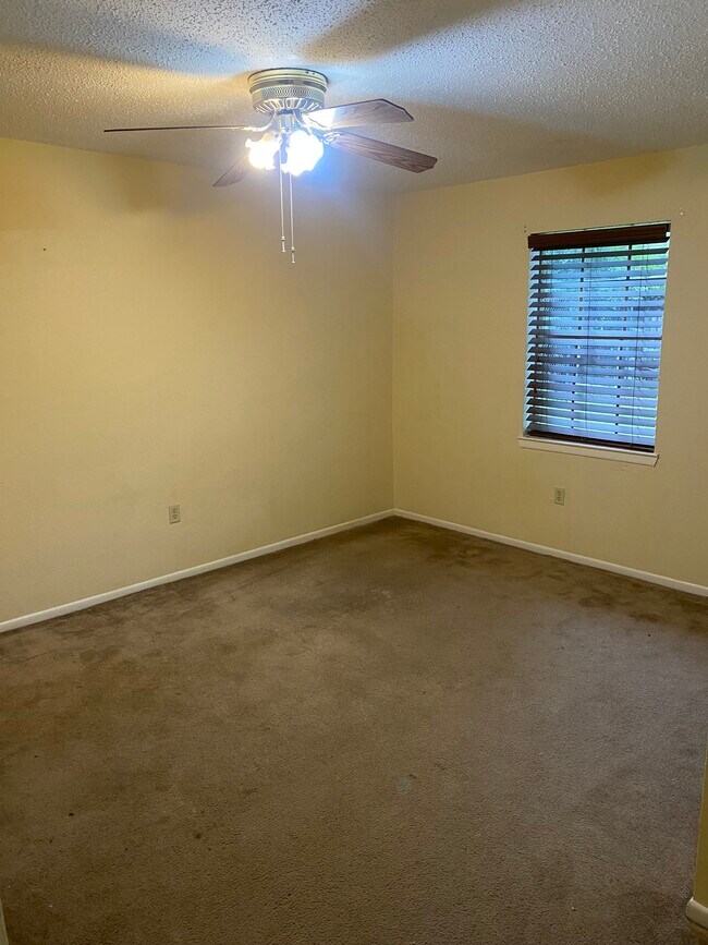 Building Photo - 326 Guilbeau Rd