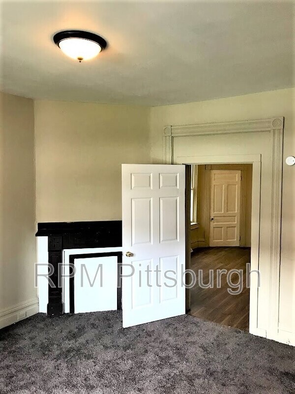 Building Photo - 3108 Niagara St