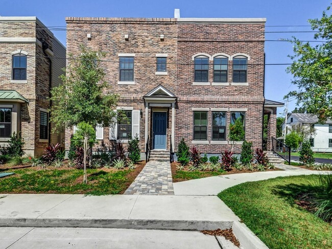 Building Photo - Harbor View Townhome