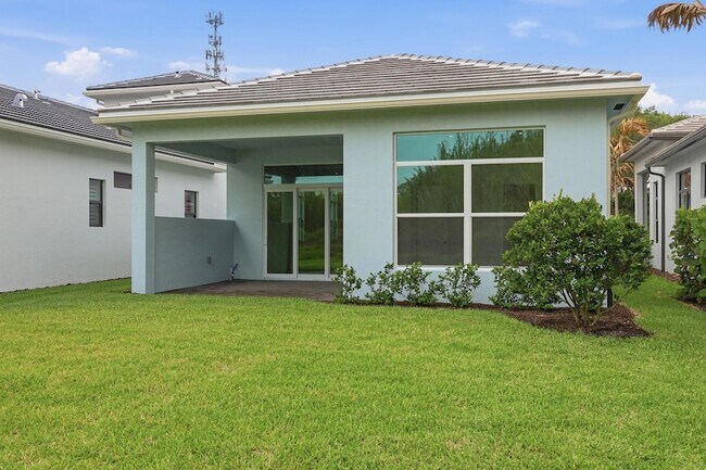 Building Photo - 140 SE Via Tirso