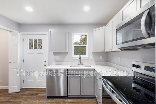 Building Photo - 6900 Seaver Dr NW