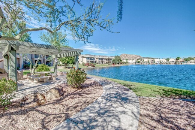 Building Photo - 16013 S Desert Foothills Pkwy