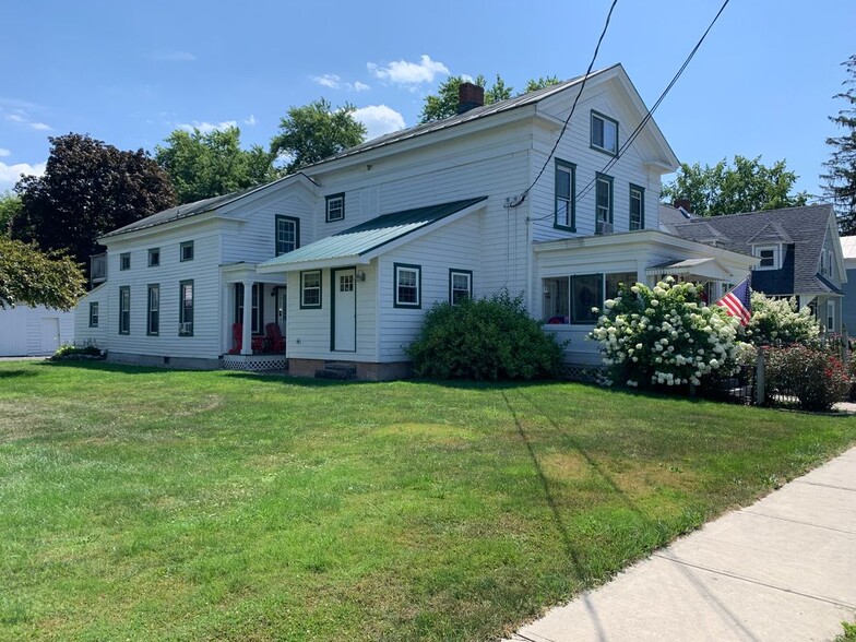 Building Photo - 152 Grand St