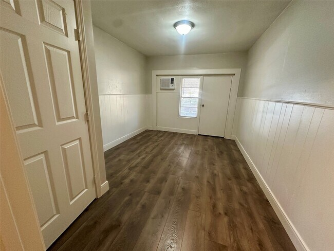 Building Photo - 9834 Denning Dr