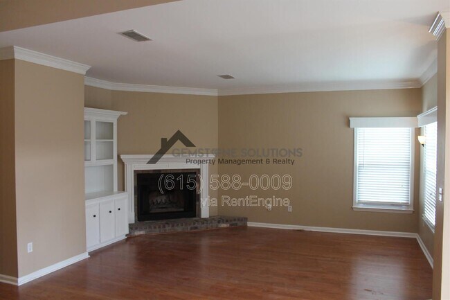 Building Photo - 430 Maplegrove Dr