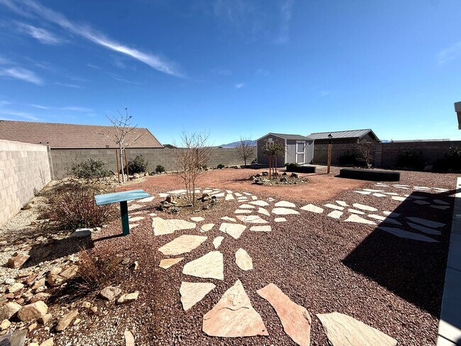 Building Photo - Beautiful 2023 Build | 3 Bed, 2 Bath | Solar + Premium Upgrades | Landscaping Included