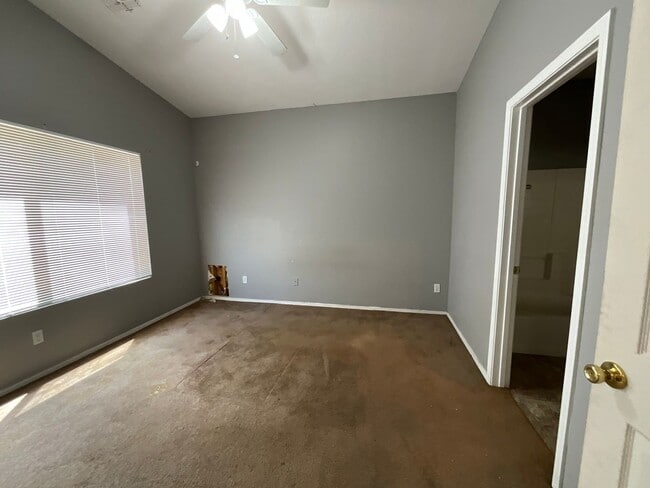 Building Photo - 951 S Tucana Ln