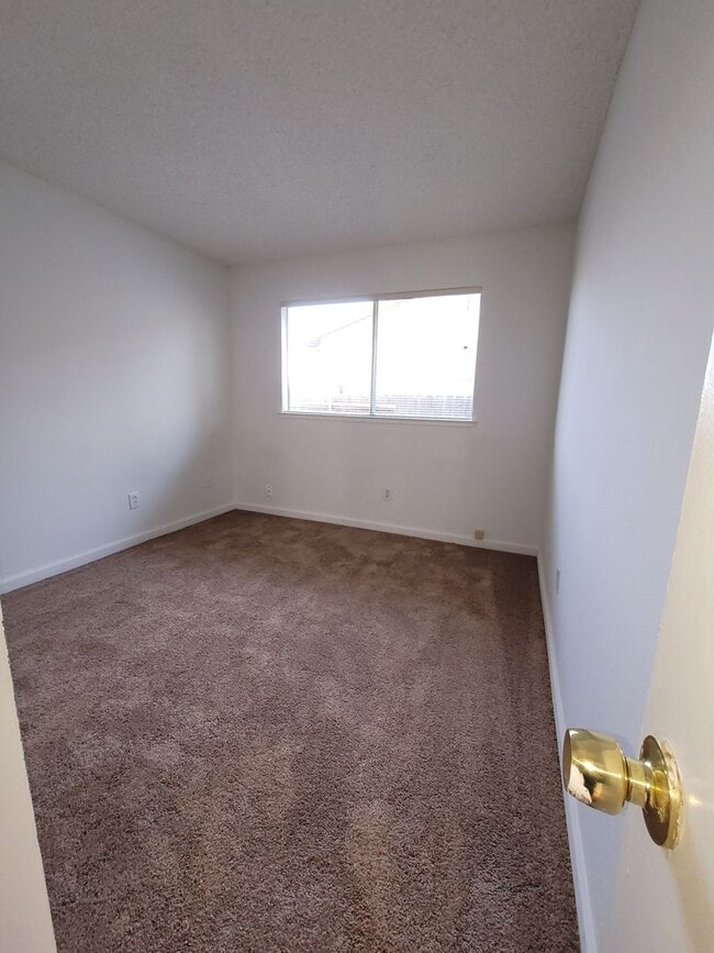 Building Photo - Parkway Home