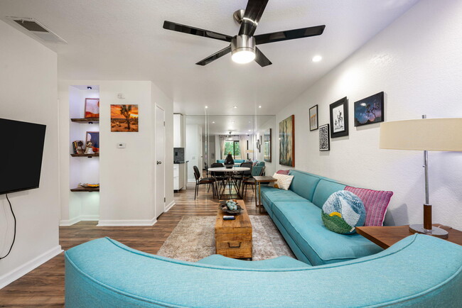 Building Photo - 2812 N Auburn Ct