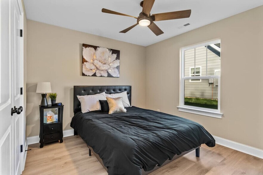 Building Photo - 628 Herms Ave