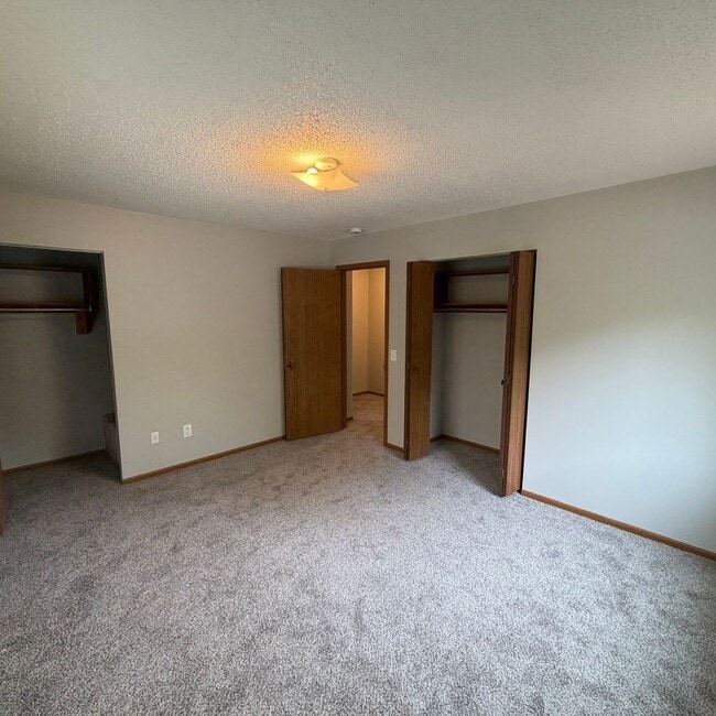 Building Photo - Two Bedroom with Washer/Dryer hook ups!