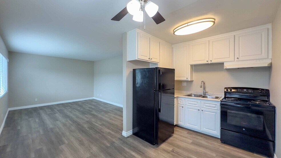 Interior Photo - Imperial Beach Palms