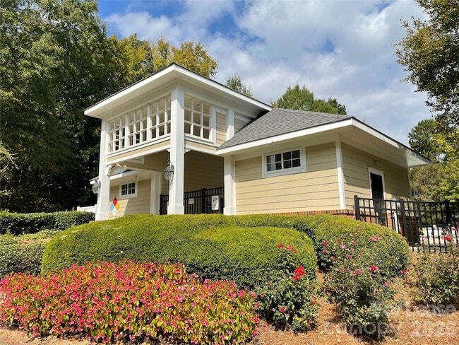 Building Photo - 10913 Princeton Village Dr